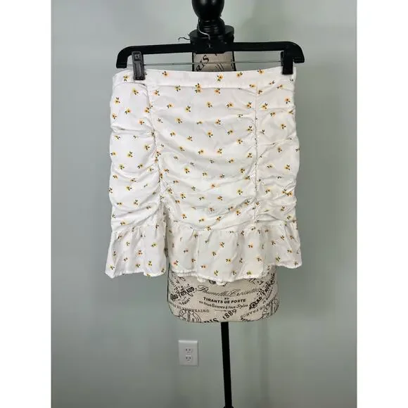 Hollister Ultra High Rise White and Sunflower Pattered Mini Skirt - Picture 1 of 8